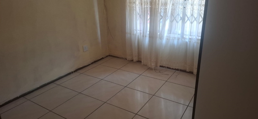 To Let 3 Bedroom Property for Rent in Lotus Gardens Gauteng