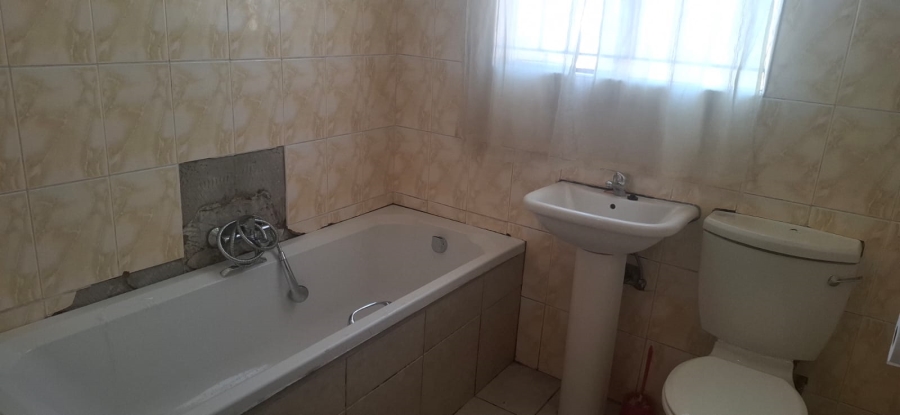 To Let 3 Bedroom Property for Rent in Lotus Gardens Gauteng