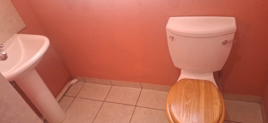 To Let 3 Bedroom Property for Rent in Lotus Gardens Gauteng