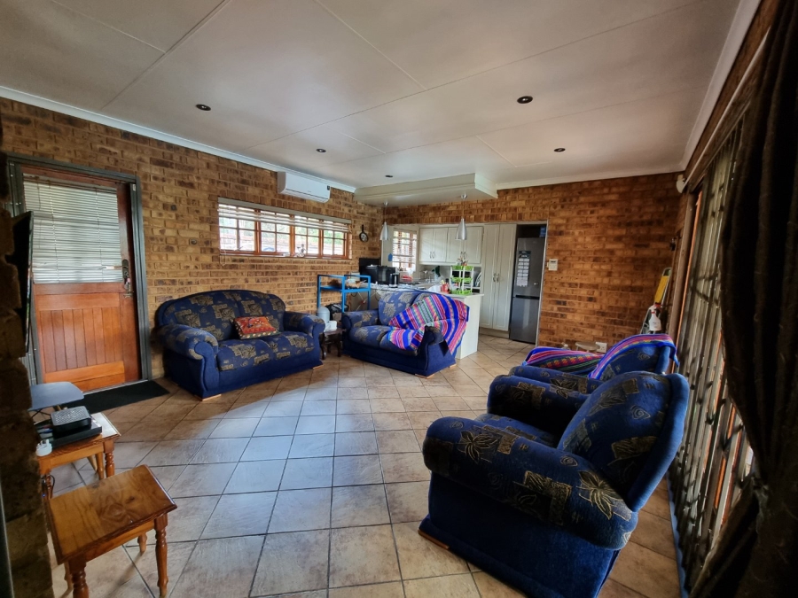 6 Bedroom Property for Sale in Zwartkop Gauteng