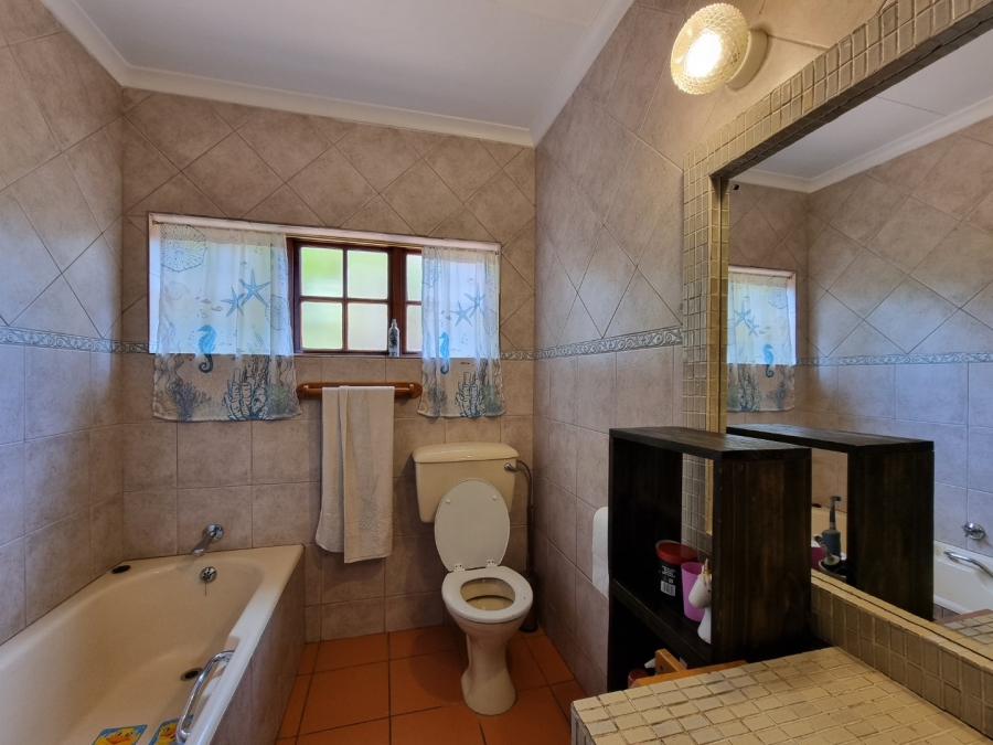 6 Bedroom Property for Sale in Zwartkop Gauteng