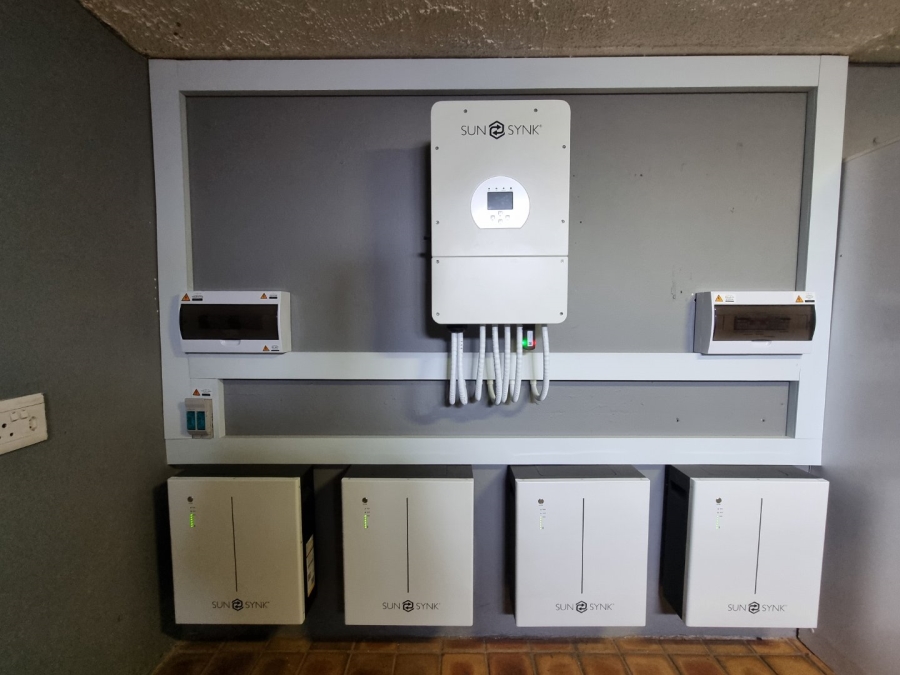 6 Bedroom Property for Sale in Zwartkop Gauteng