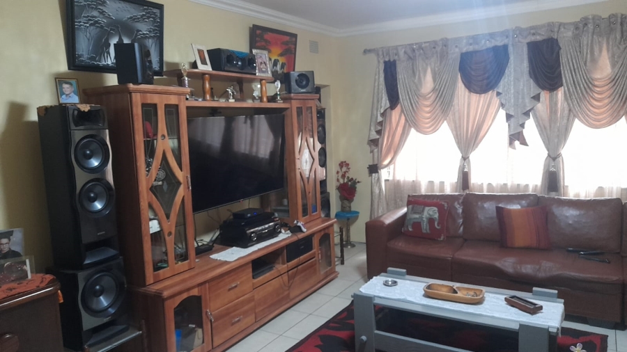 2 Bedroom Property for Sale in Vanderbijlpark CW 3 Gauteng