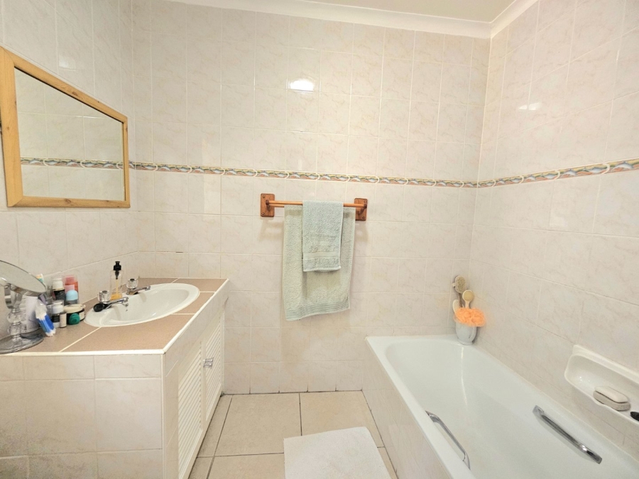 3 Bedroom Property for Sale in Bloubosrand Gauteng