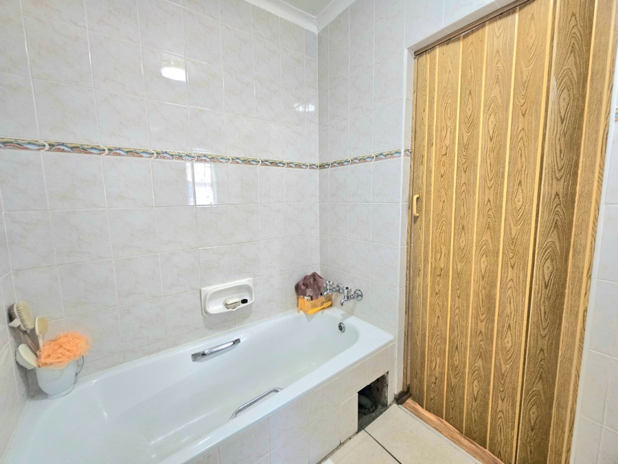 3 Bedroom Property for Sale in Bloubosrand Gauteng