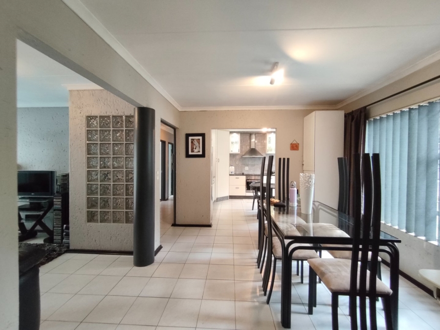 To Let 3 Bedroom Property for Rent in Weltevreden Park Gauteng