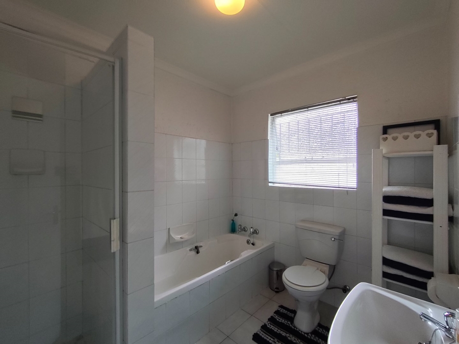 To Let 3 Bedroom Property for Rent in Weltevreden Park Gauteng