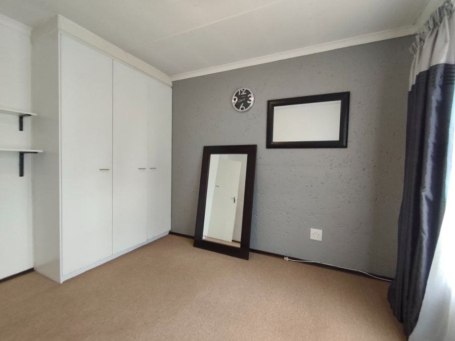 To Let 3 Bedroom Property for Rent in Weltevreden Park Gauteng