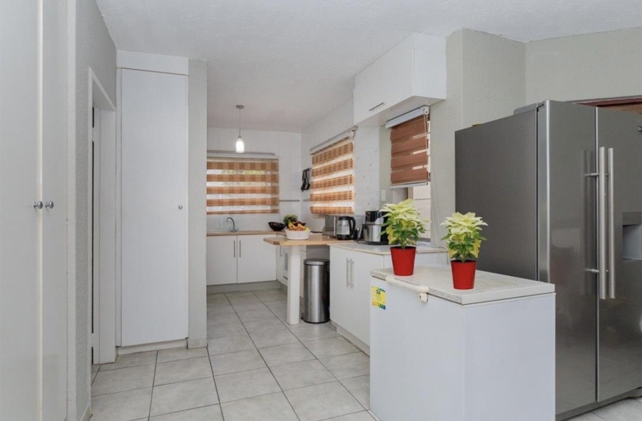 1 Bedroom Property for Sale in Bedfordview Gauteng