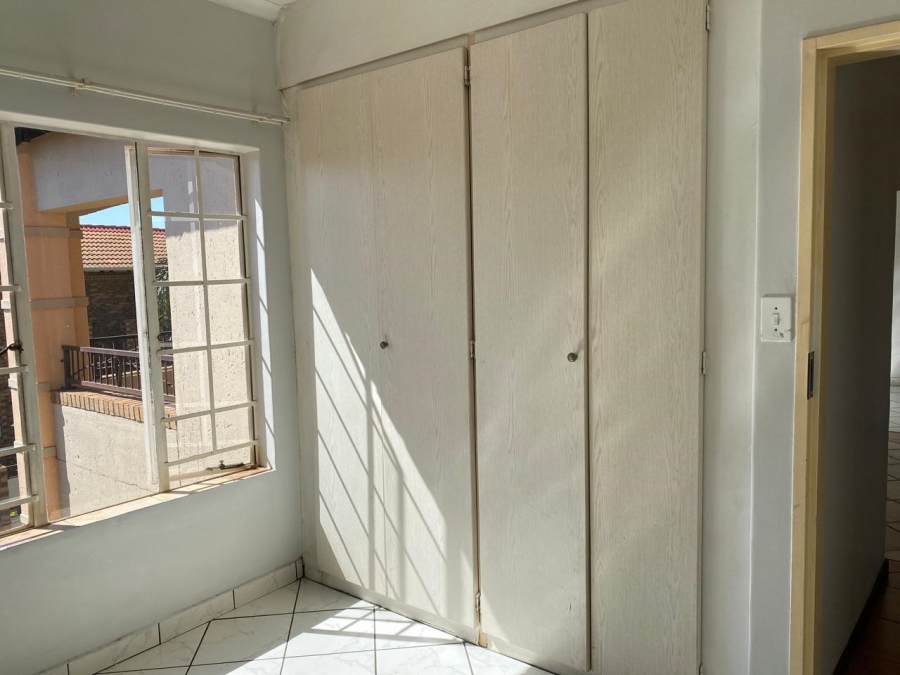  Bedroom Property for Sale in Equestria Gauteng