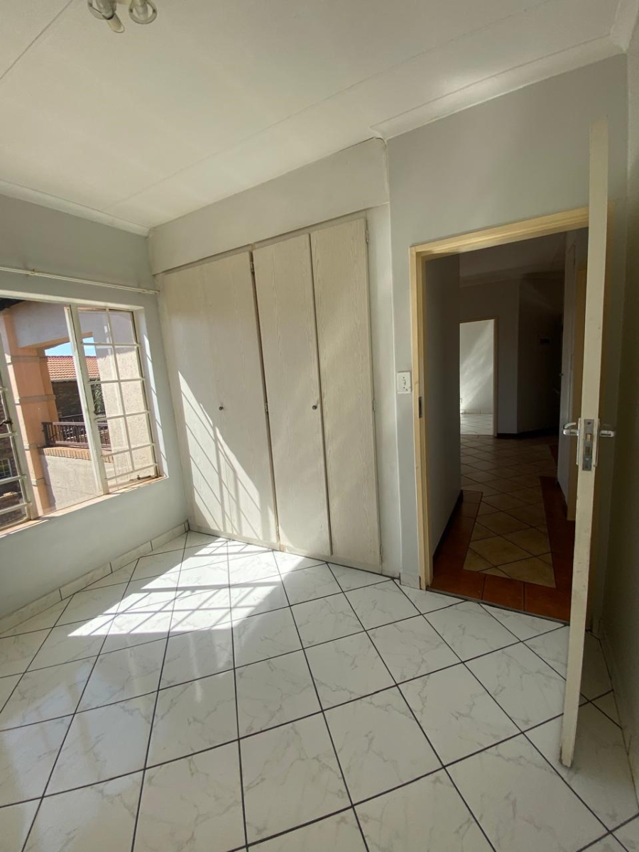  Bedroom Property for Sale in Equestria Gauteng