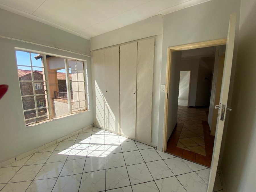  Bedroom Property for Sale in Equestria Gauteng