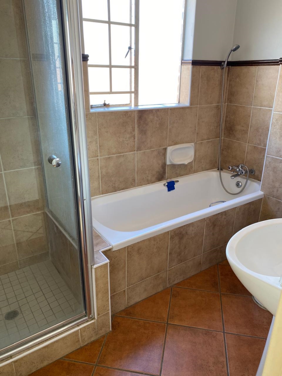  Bedroom Property for Sale in Equestria Gauteng