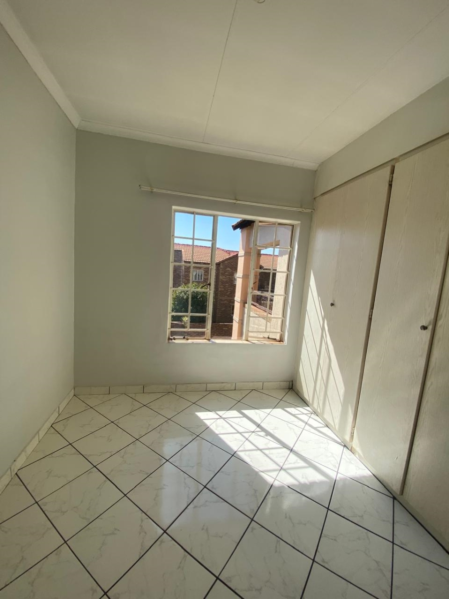  Bedroom Property for Sale in Equestria Gauteng