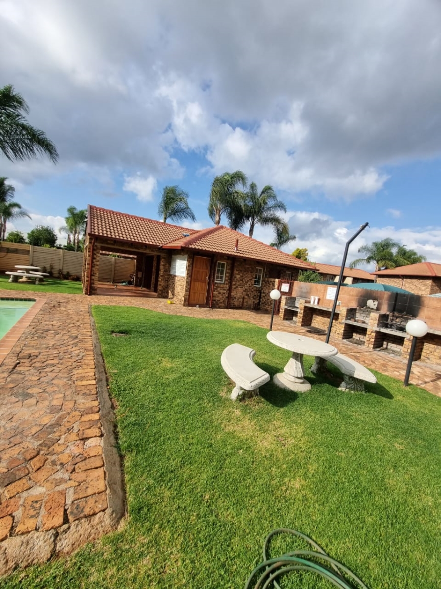  Bedroom Property for Sale in Moreleta Park Gauteng