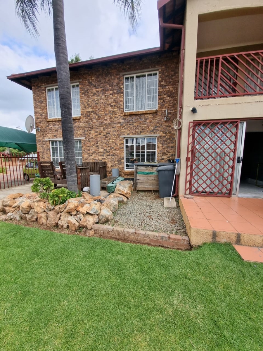  Bedroom Property for Sale in Moreleta Park Gauteng