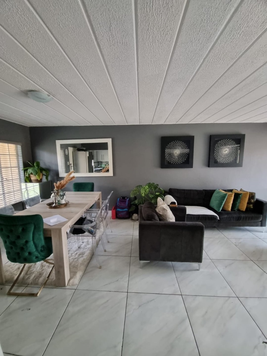  Bedroom Property for Sale in Moreleta Park Gauteng