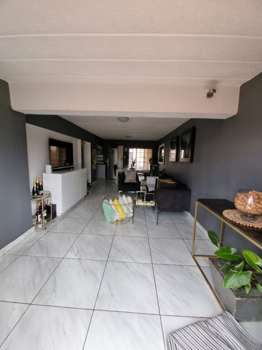  Bedroom Property for Sale in Moreleta Park Gauteng