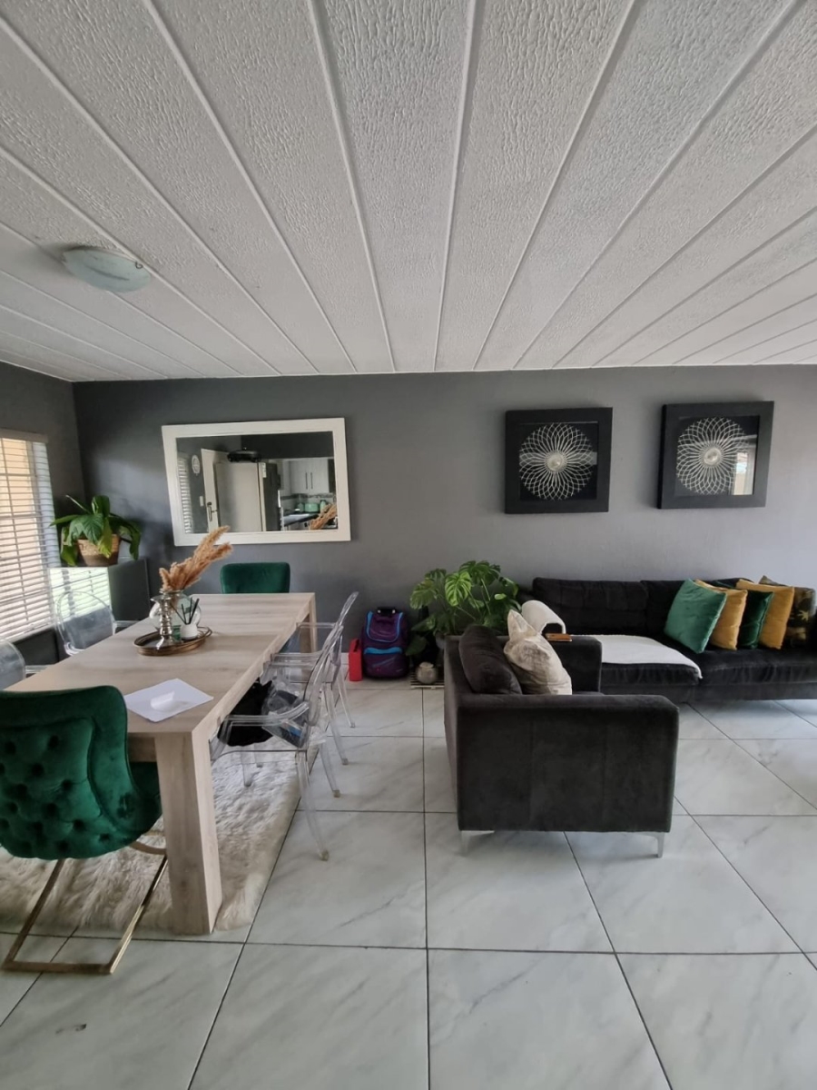  Bedroom Property for Sale in Moreleta Park Gauteng