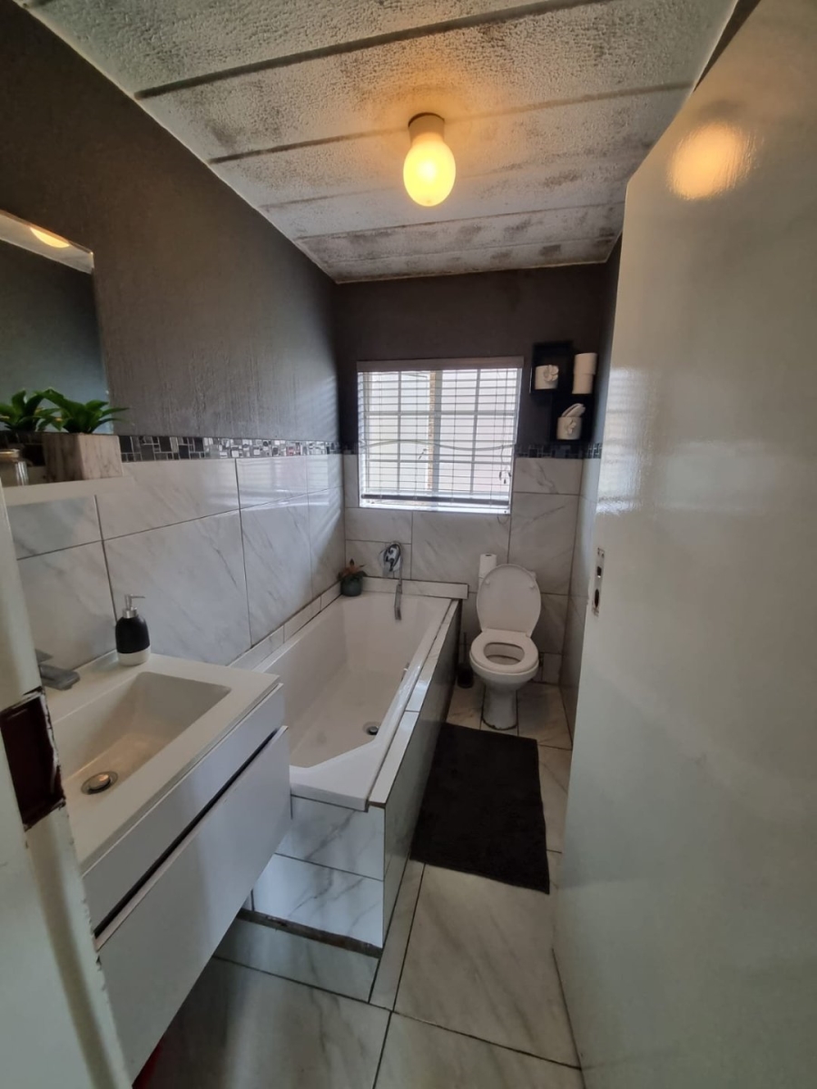  Bedroom Property for Sale in Moreleta Park Gauteng