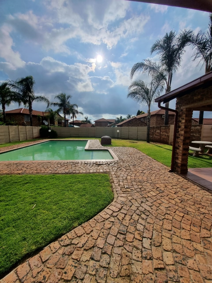  Bedroom Property for Sale in Moreleta Park Gauteng