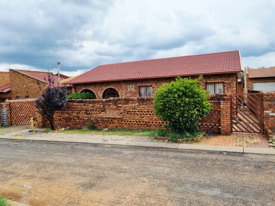 3 Bedroom Property for Sale in Vosloorus Ext 2 Gauteng