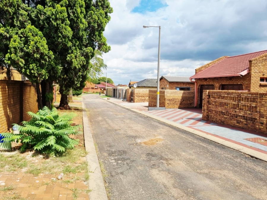 3 Bedroom Property for Sale in Vosloorus Ext 2 Gauteng