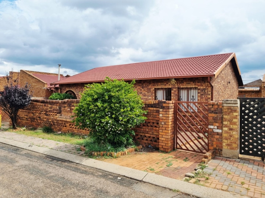 3 Bedroom Property for Sale in Vosloorus Ext 2 Gauteng