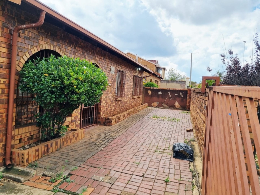 3 Bedroom Property for Sale in Vosloorus Ext 2 Gauteng