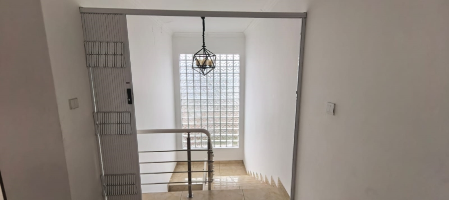 To Let 4 Bedroom Property for Rent in Willaway Gauteng