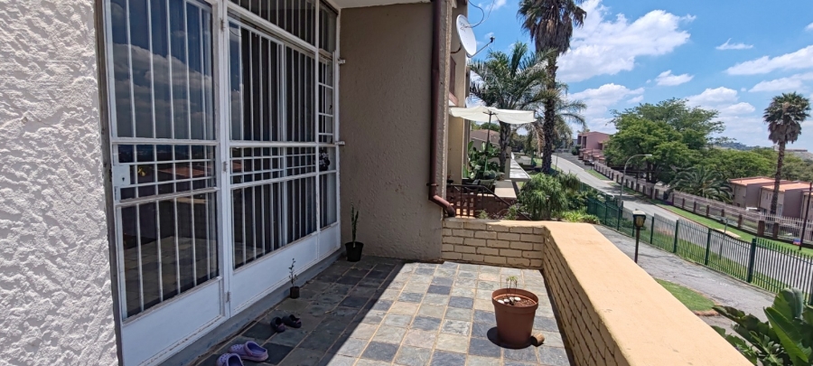 2 Bedroom Property for Sale in Florida Hills Gauteng