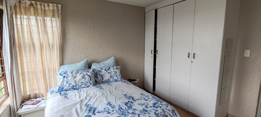 2 Bedroom Property for Sale in Constantia Kloof Gauteng