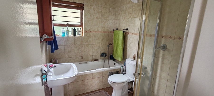 2 Bedroom Property for Sale in Constantia Kloof Gauteng