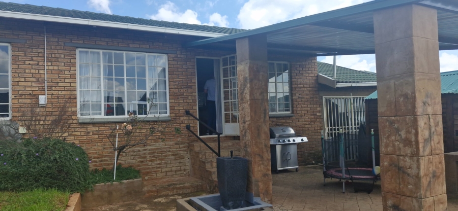 3 Bedroom Property for Sale in Rangeview Gauteng