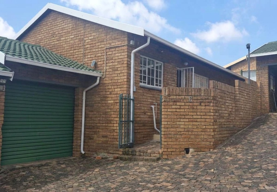 3 Bedroom Property for Sale in Rangeview Gauteng