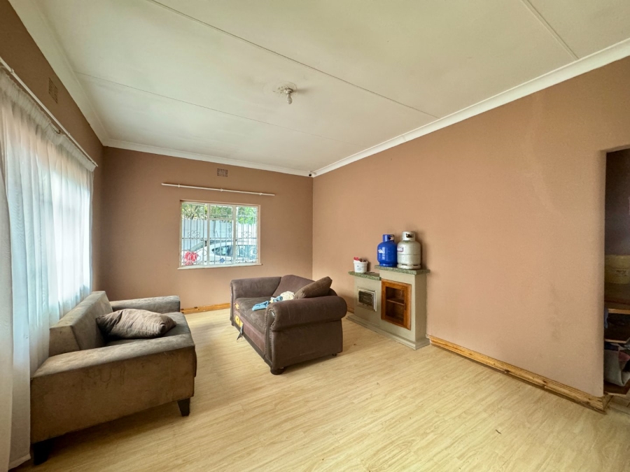 8 Bedroom Property for Sale in Lyttelton Manor Gauteng