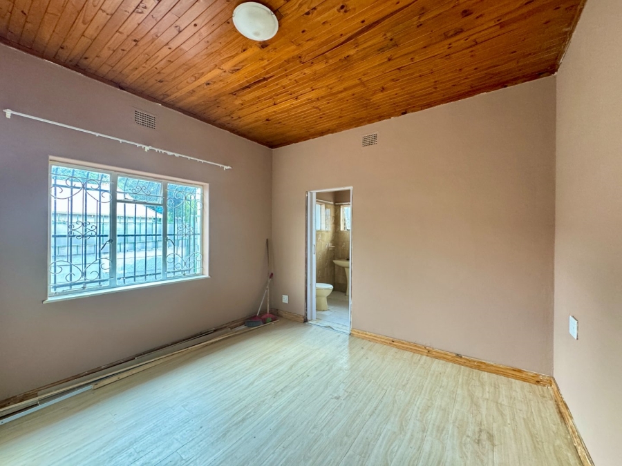 8 Bedroom Property for Sale in Lyttelton Manor Gauteng