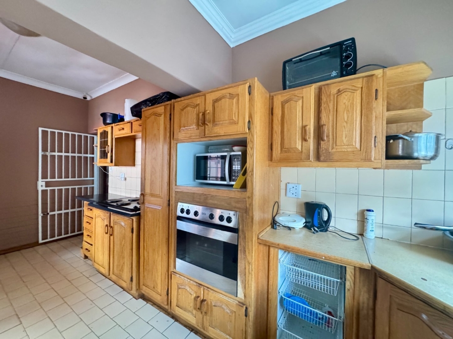 8 Bedroom Property for Sale in Lyttelton Manor Gauteng