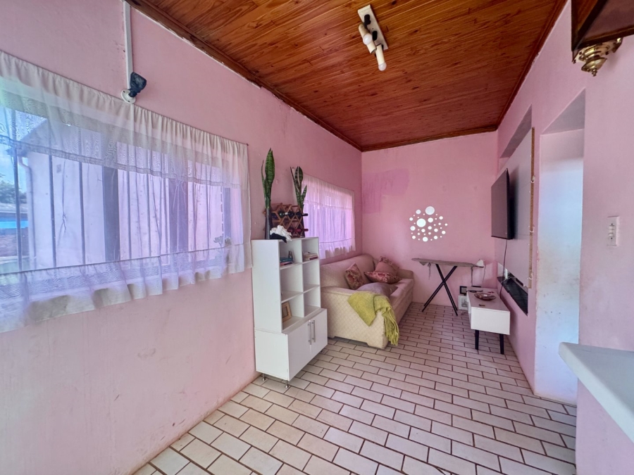 8 Bedroom Property for Sale in Lyttelton Manor Gauteng