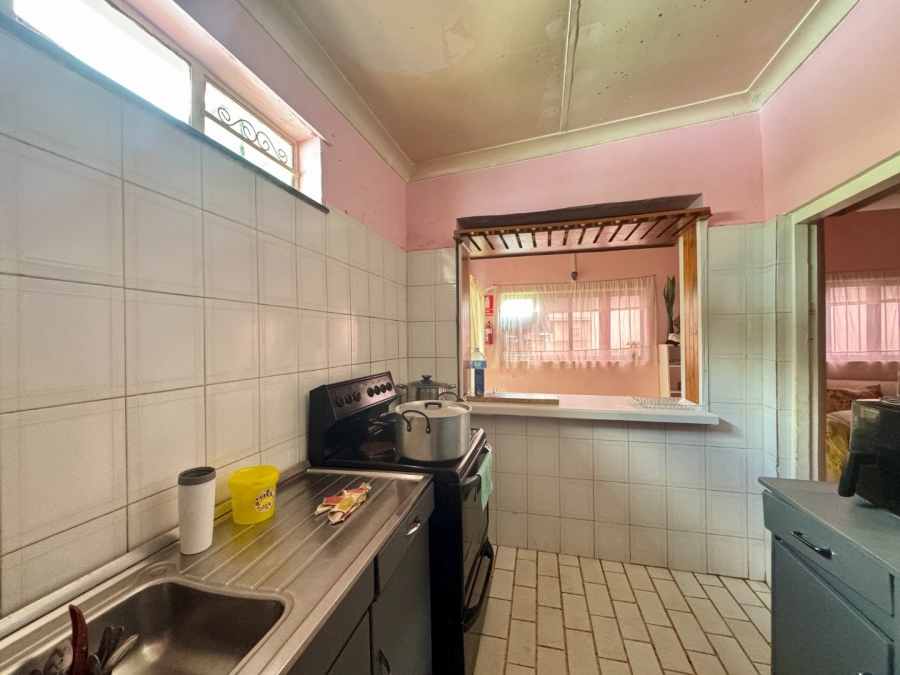 8 Bedroom Property for Sale in Lyttelton Manor Gauteng