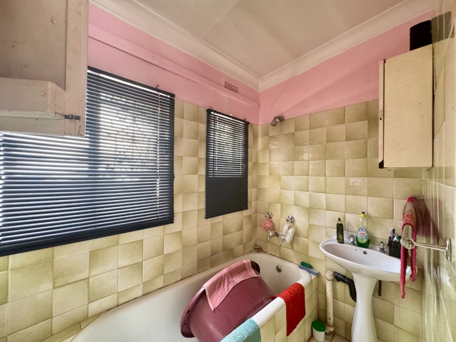 8 Bedroom Property for Sale in Lyttelton Manor Gauteng