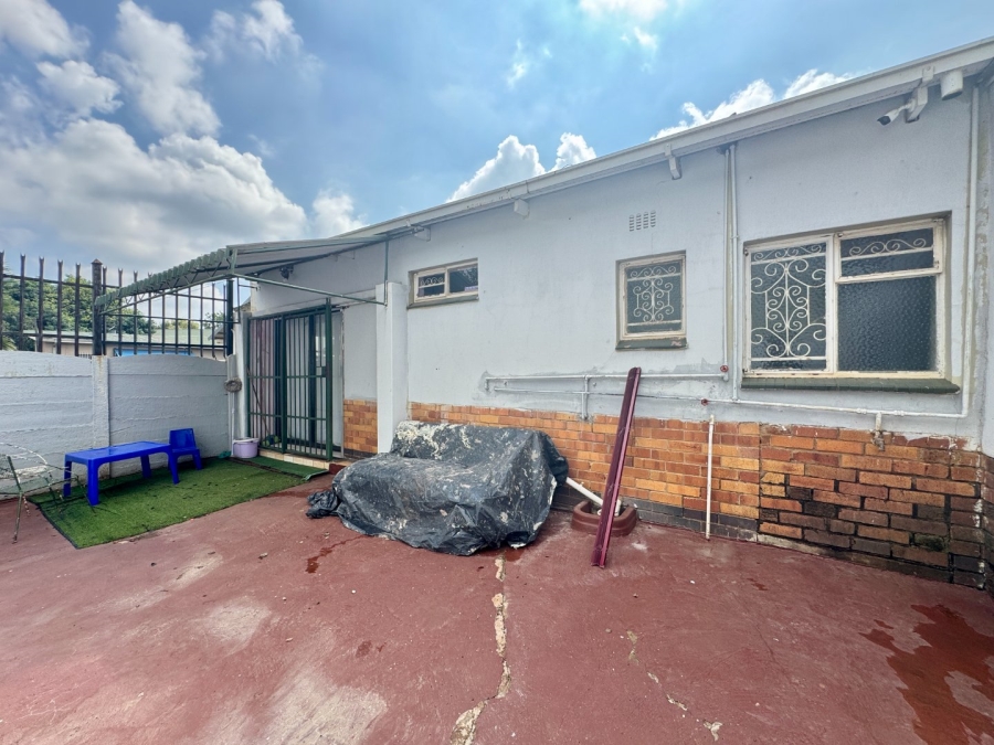 8 Bedroom Property for Sale in Lyttelton Manor Gauteng