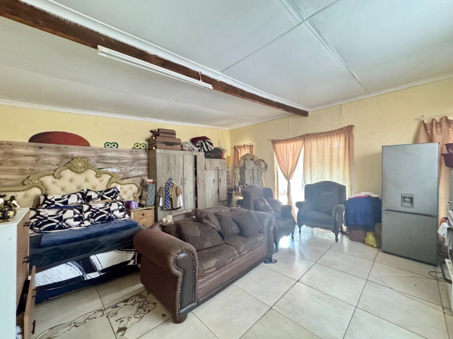 8 Bedroom Property for Sale in Lyttelton Manor Gauteng