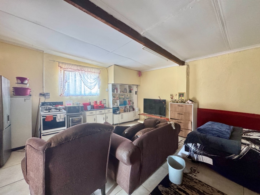 8 Bedroom Property for Sale in Lyttelton Manor Gauteng