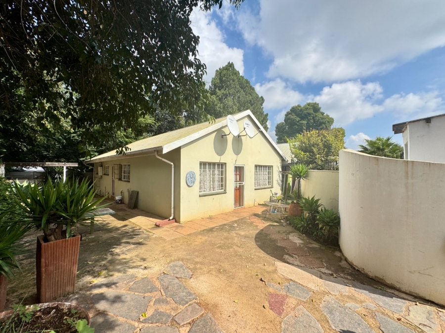 8 Bedroom Property for Sale in Lyttelton Manor Gauteng
