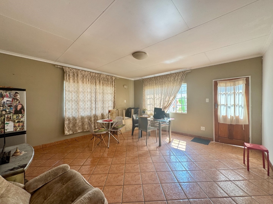 8 Bedroom Property for Sale in Lyttelton Manor Gauteng
