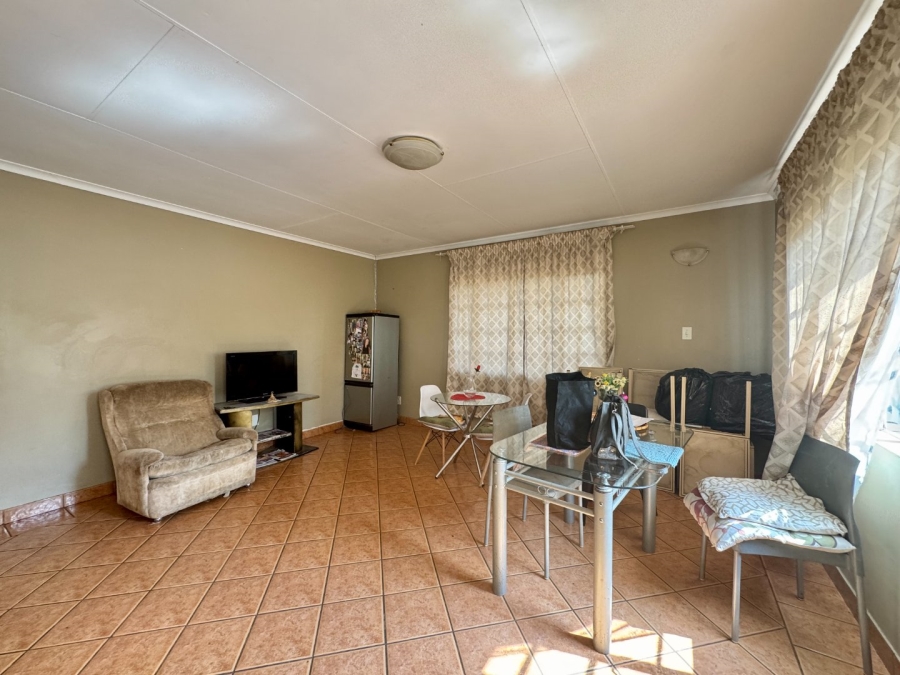 8 Bedroom Property for Sale in Lyttelton Manor Gauteng