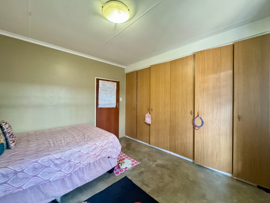 8 Bedroom Property for Sale in Lyttelton Manor Gauteng