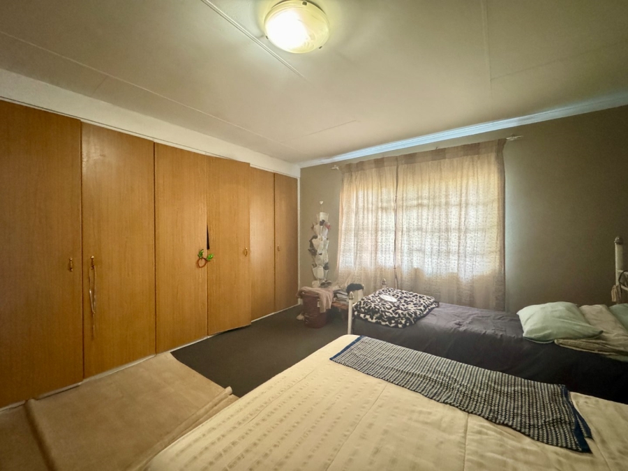 8 Bedroom Property for Sale in Lyttelton Manor Gauteng