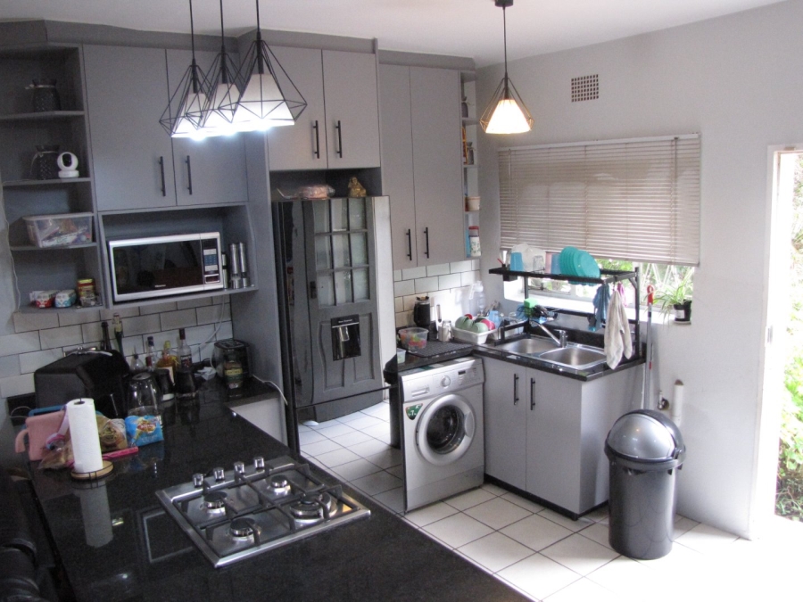 2 Bedroom Property for Sale in Farrarmere Gauteng